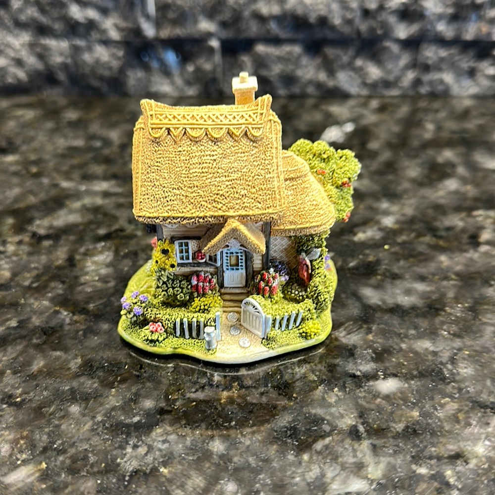 Lilliput Lane “The Tooth Fairy” Cofe # L2447.